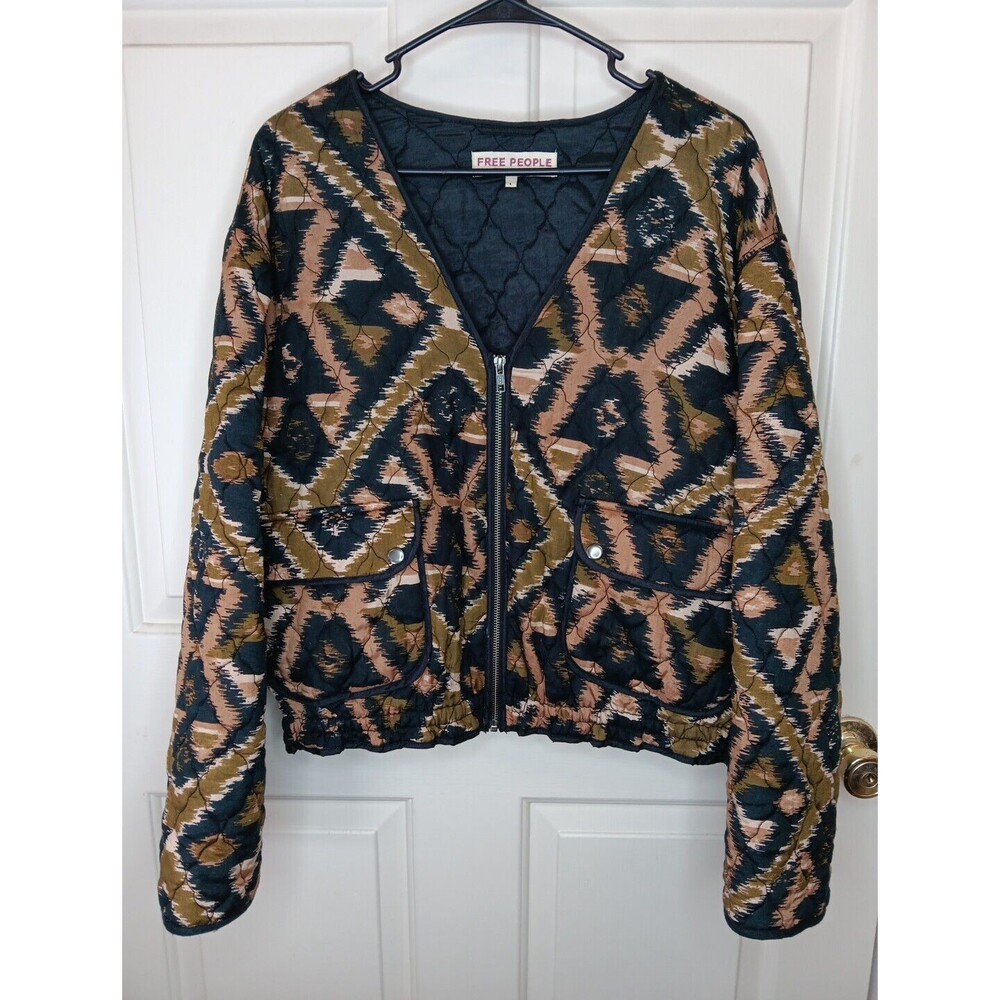 Free People Jacket Large Peggy Ikat Quilted Cropped Pockets V-neck Full Zip EUC